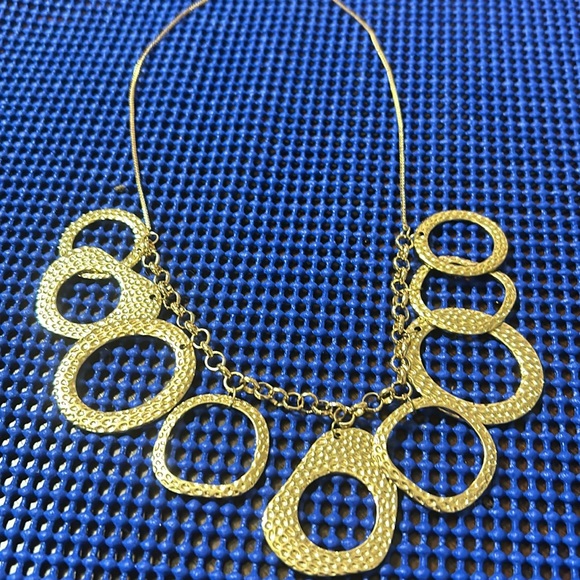 NWT Jules B Gold Hammered Circular Design Drop Statement Necklace. - Picture 2 of 7